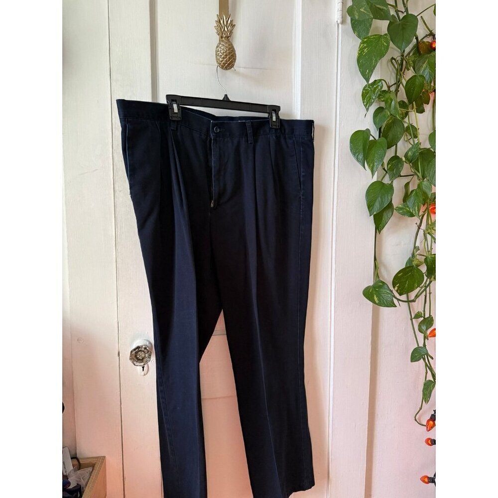 Dockers classic fit men’s size 42X 32 pants